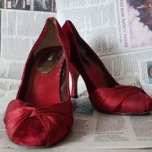 👠MaxStudio Vintage Retro Red Velvet Pumps👠
